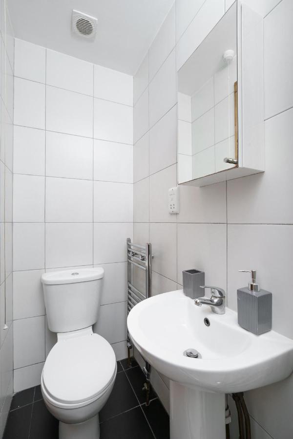 Апартаменты Flat In Лондон Экстерьер фото